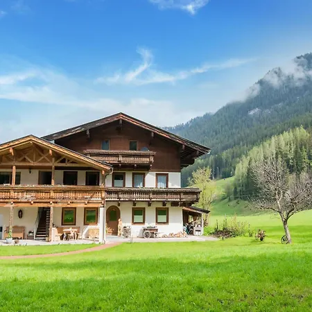 In Near Areas, Cleaning Included * Saalfelden am Steinernen Meer